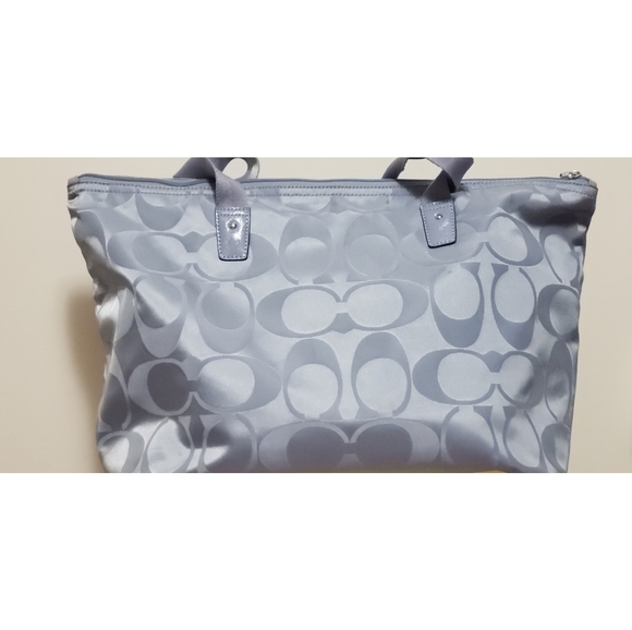Coach Handbags - Coach tote